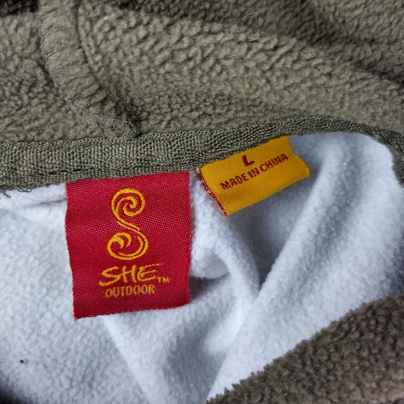 she outdoor apparel Women's Size Large Camo Fleece Hoodie Woods Thermal Hunting - Picture 2 of 12